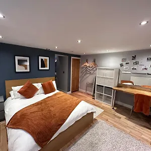  Holiday home Apple Street
